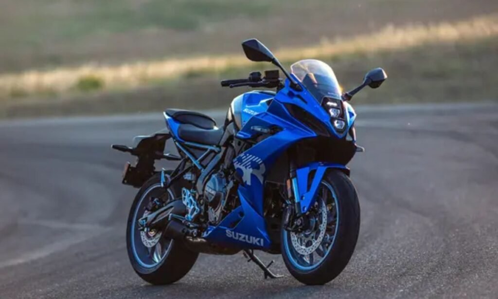 SUZUKI GSX-8R This flamboyant Suzuki bike will oust Yamaha R7, will be launched in India