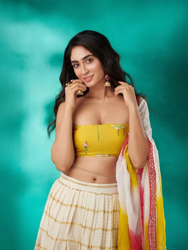 Malayalee actress deepti sati Sizzling photos goes viral on social media