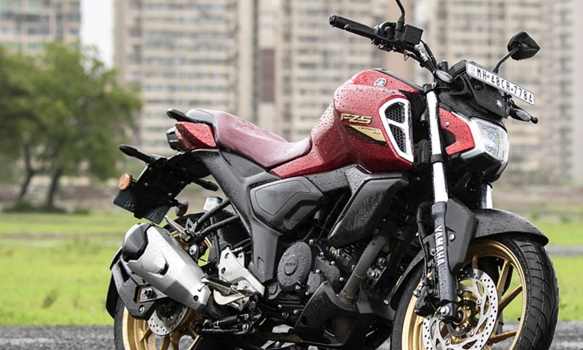 Yamaha FZS Fi V4 Review You will go crazy about this cool looking bike